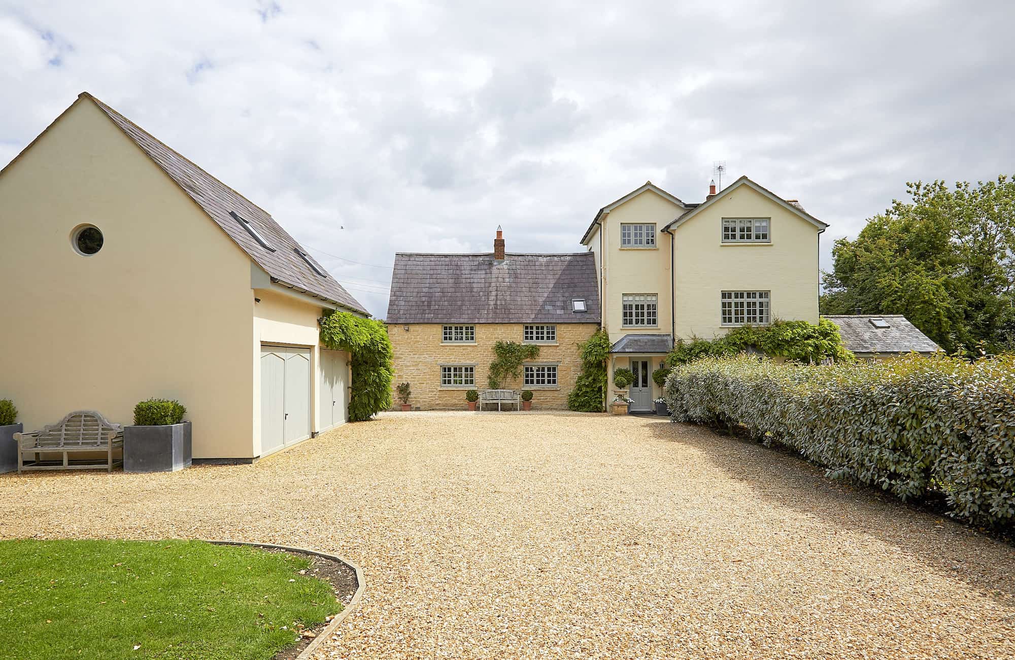 Bluebell Lodge MK16 - A stunning detached country home with lots of space and beautiful characteristics - The Location Guys