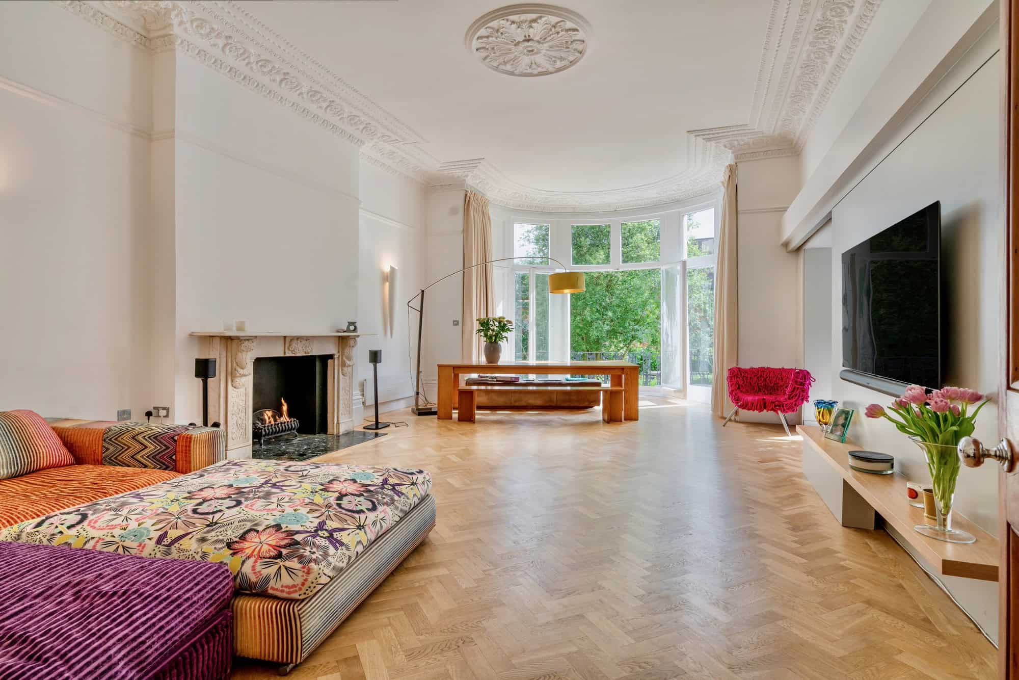 Belsize NW3 - A luxury apartment in Belsize Park. Light filled spacious interiors with original features and contemporary styling - The Location Guys
